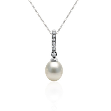 Pearl and Diamonds Bride Serenity Pendant 0.14
