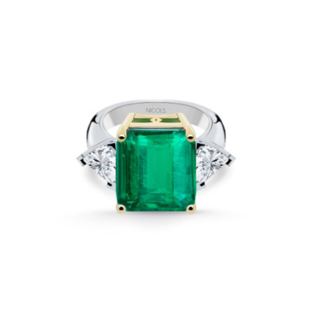 Emerald Solitaire Ring Ten Carat Red Carpet Diamonds​